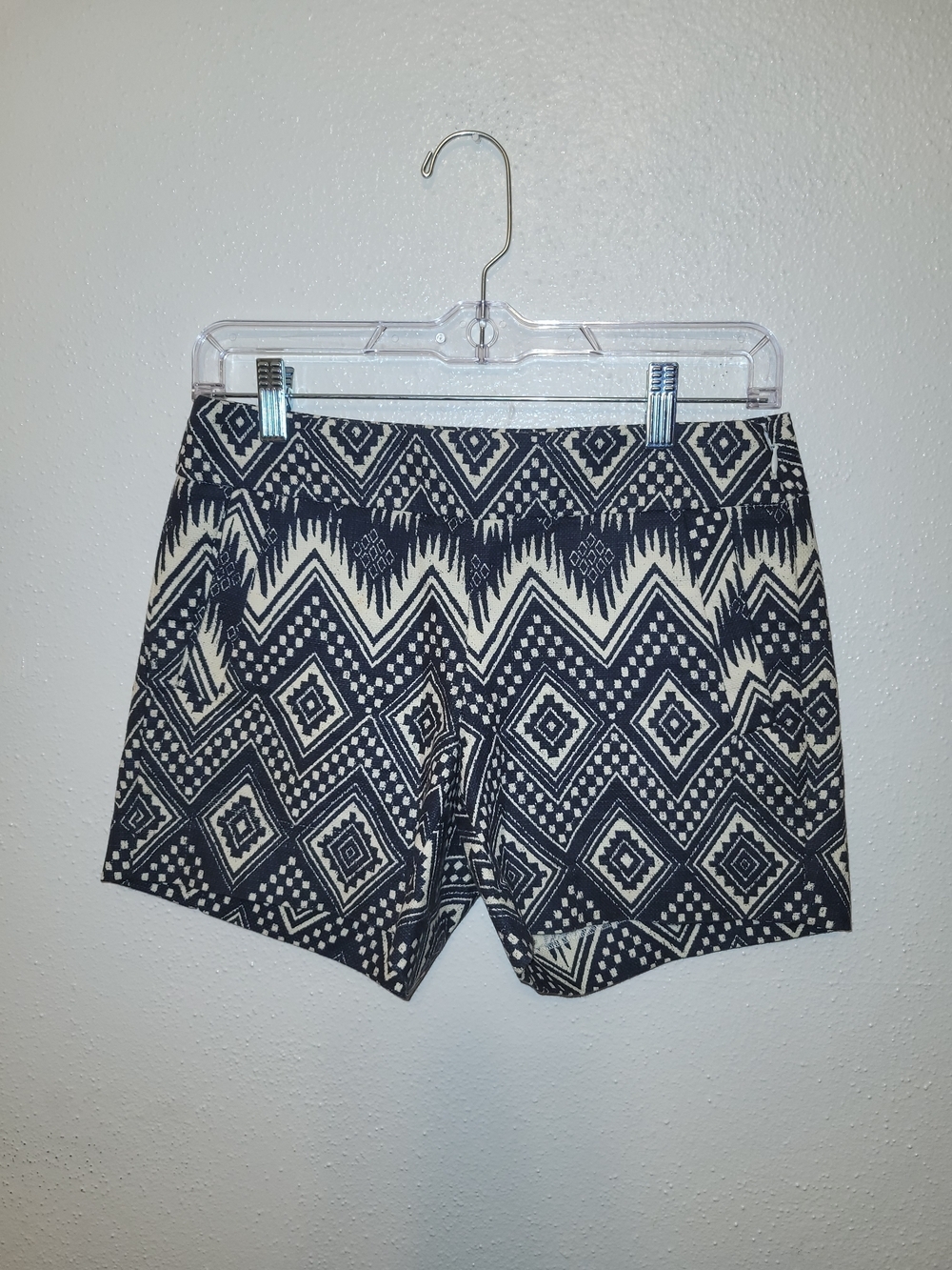 J. Crew Shorts Womens Sz 6 Black/Cream Casual Beach Peppy Aztec Print Flat Front